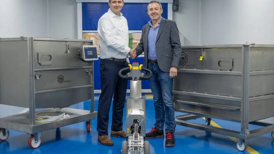 mastermover team shaking hands