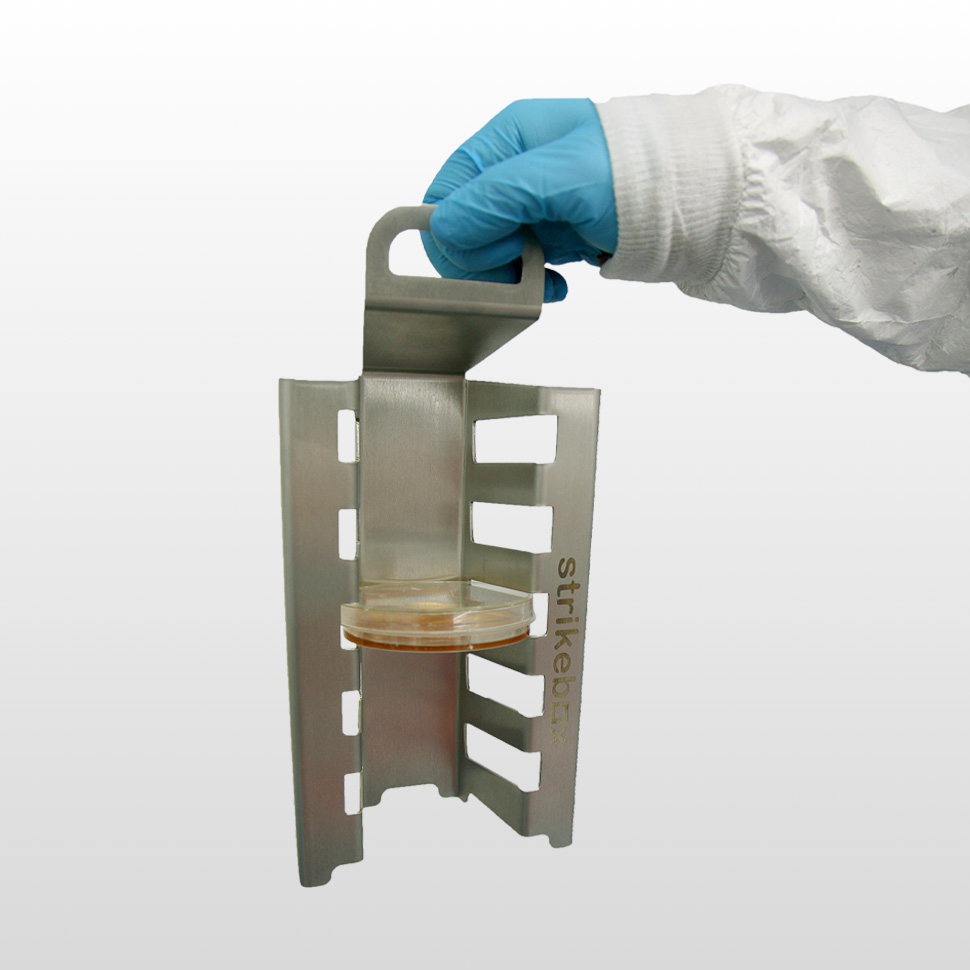 petri dish storage filled on 1 shelf