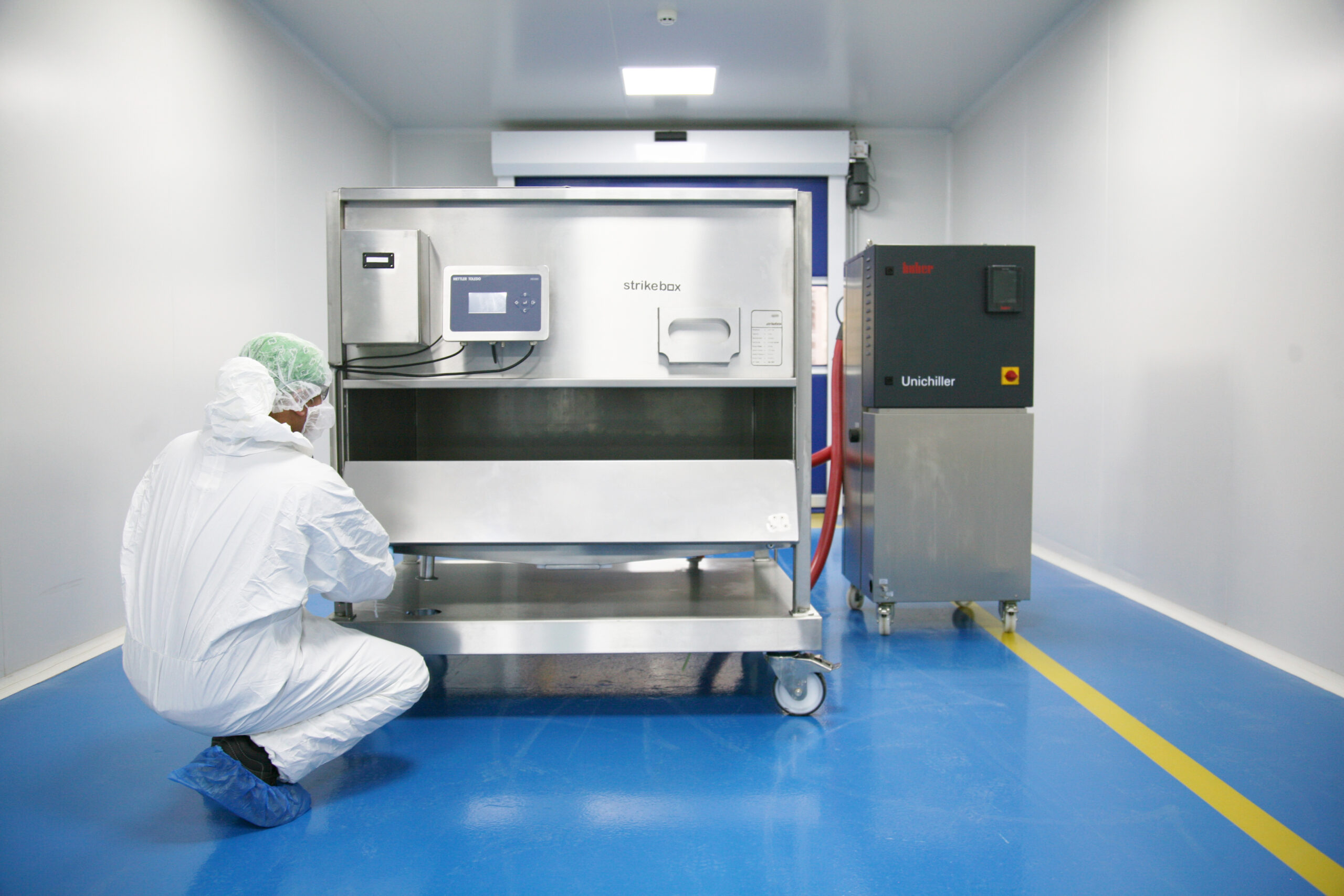 preparing cleanroom heating cooling tote